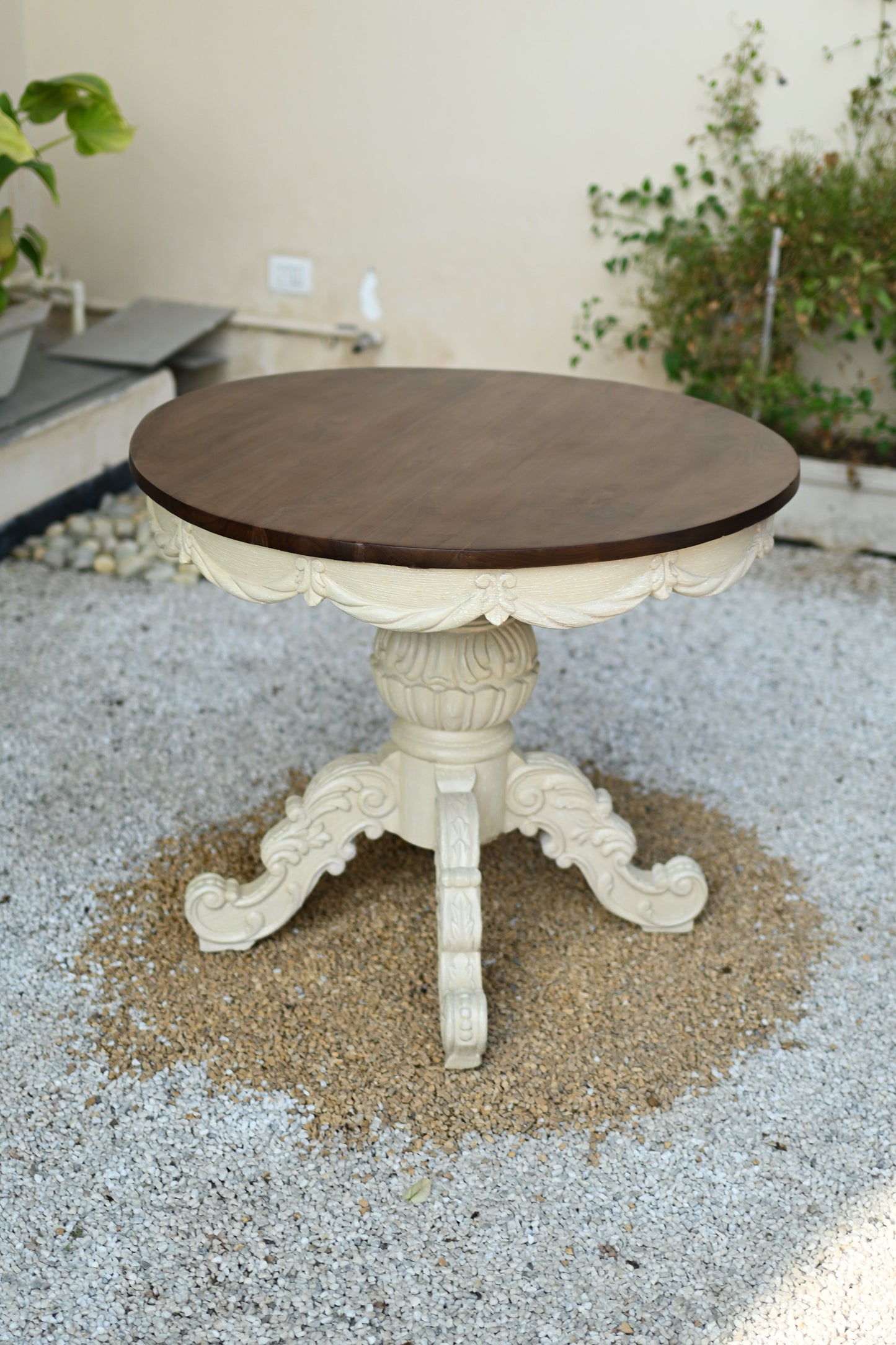 The Eloïse Table