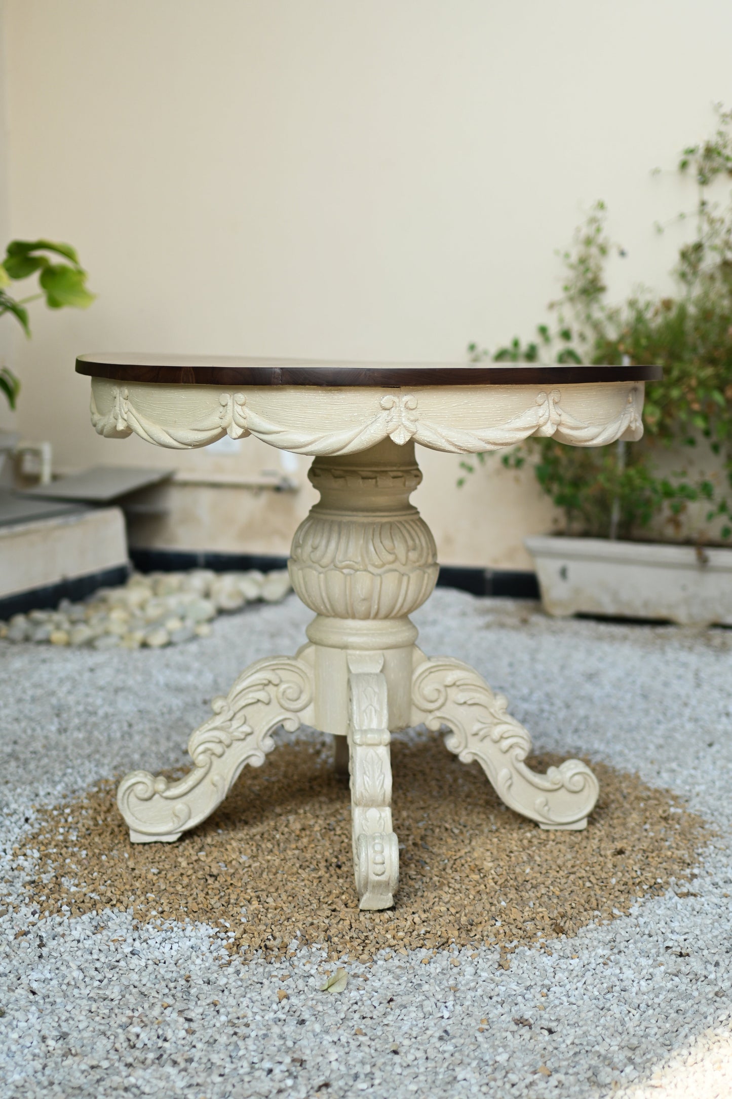 The Eloïse Table