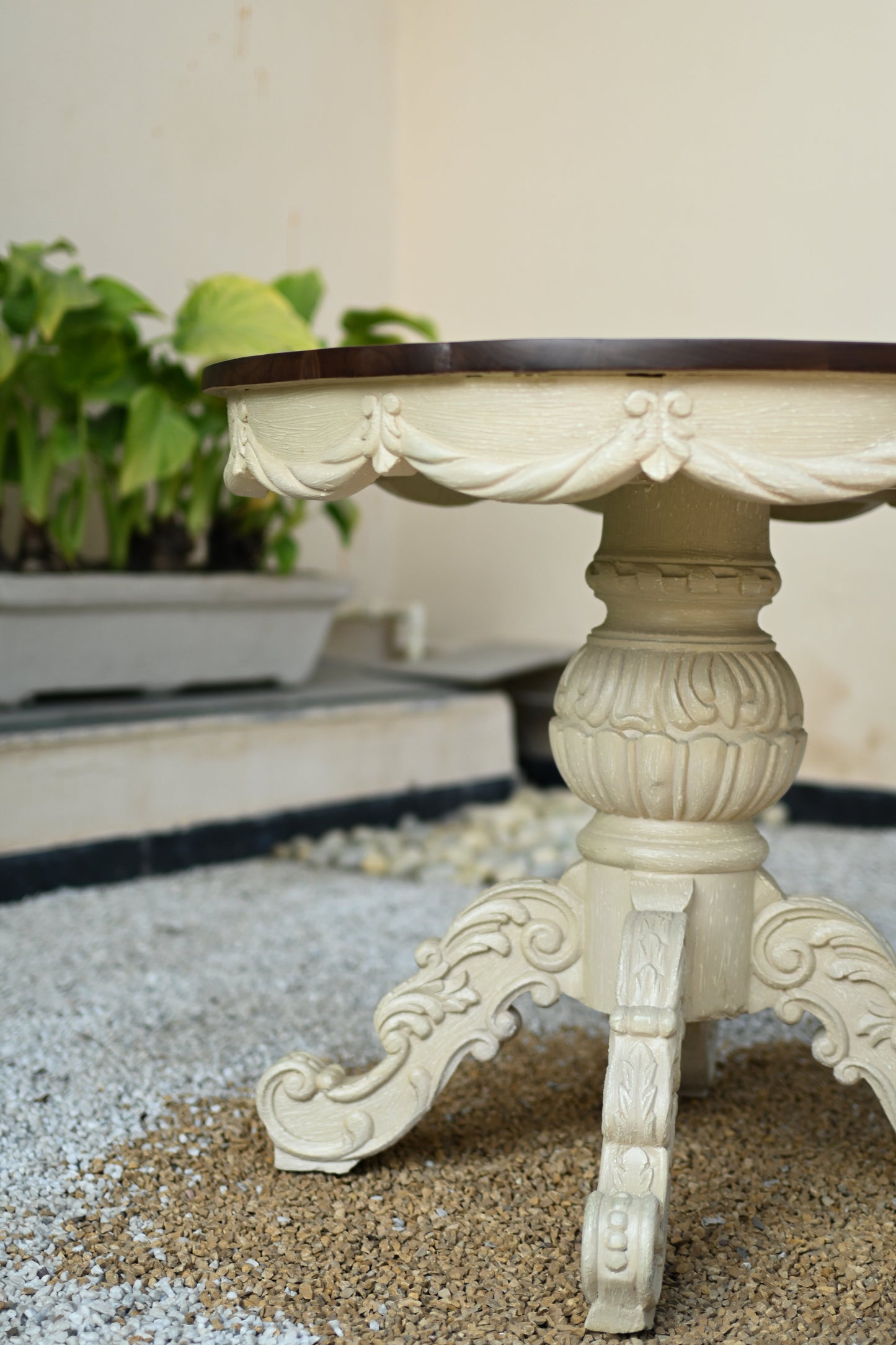The Eloïse Table