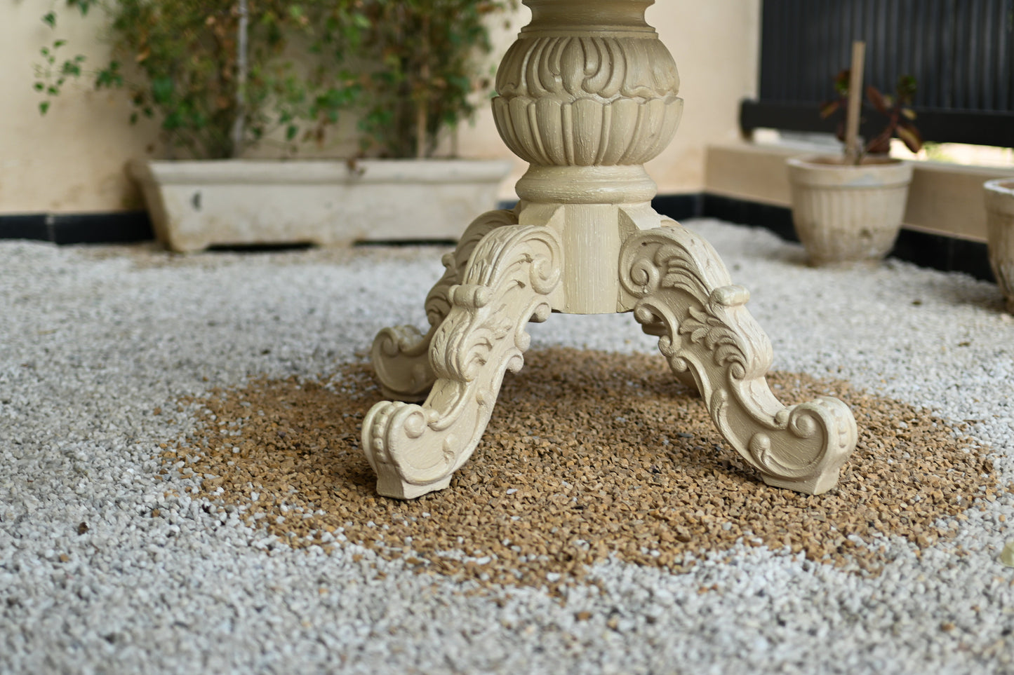 The Eloïse Table