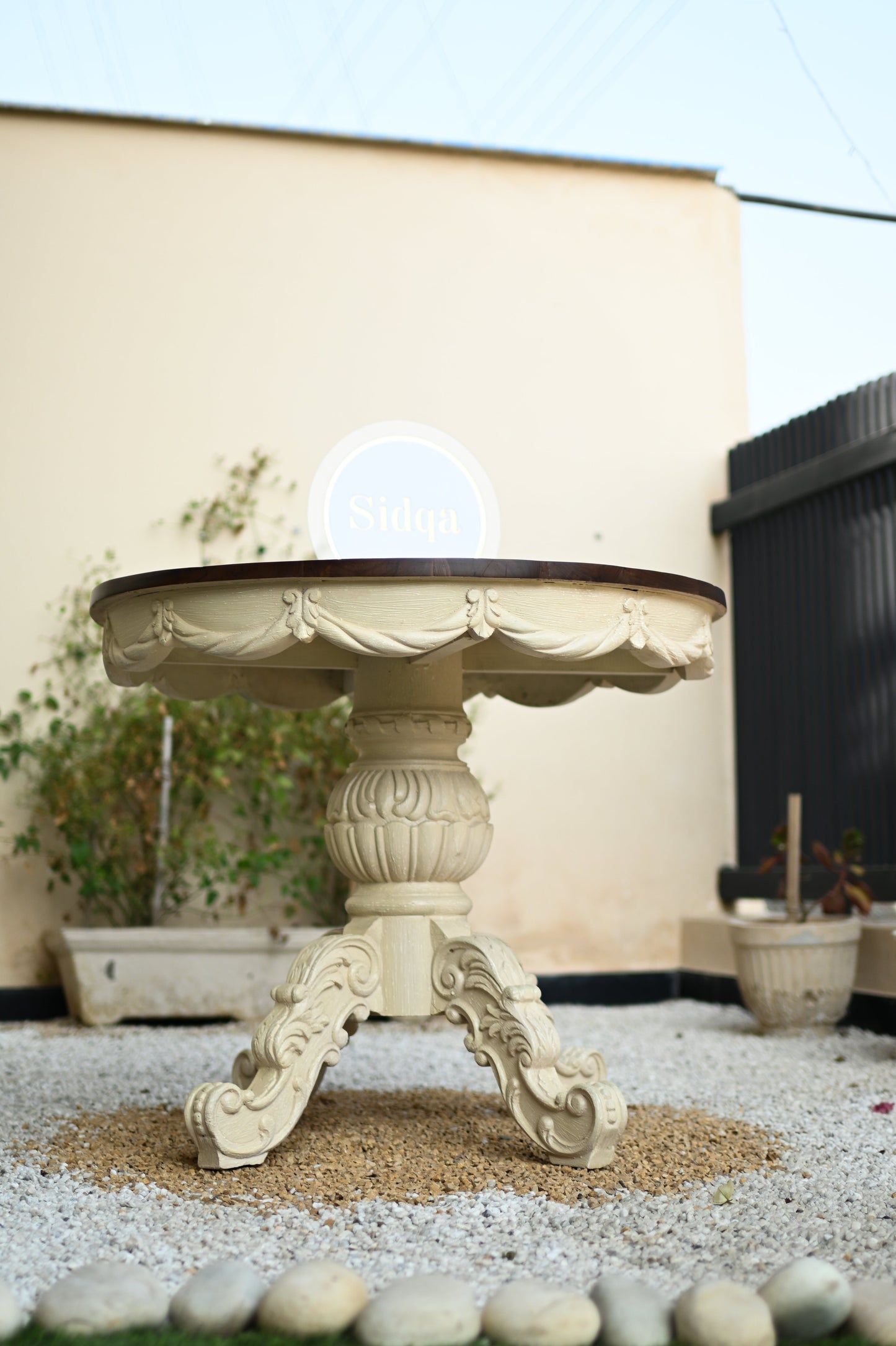 The Eloïse Table