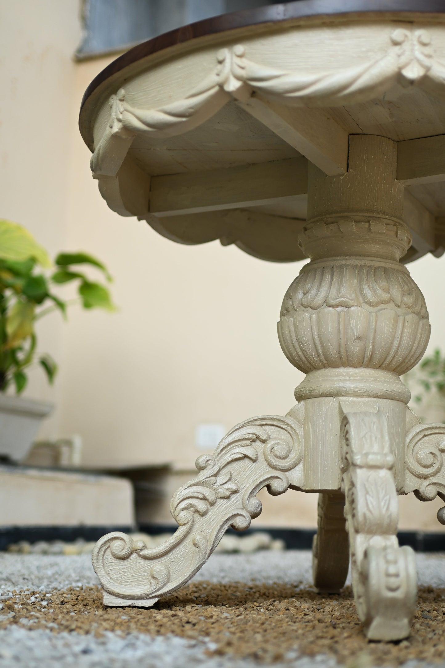 The Eloïse Table