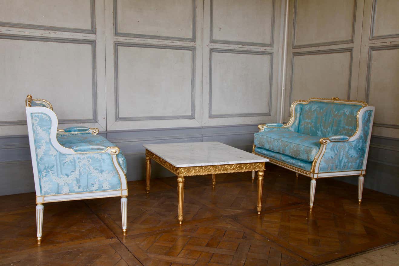 The Azure Majesty Twin Benches by Sidqa