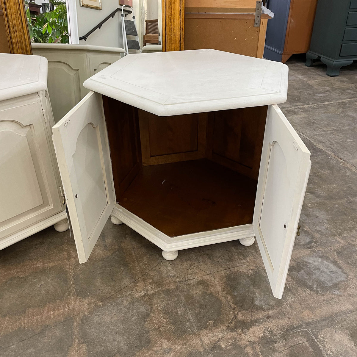Hexelune — French Provincial White Bedside Cabinet