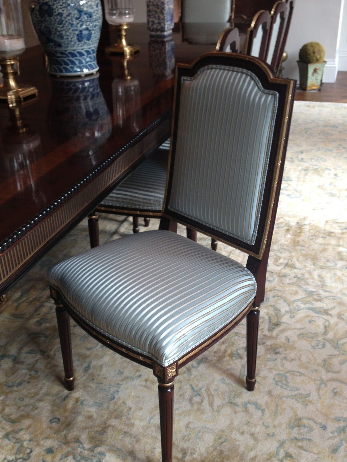 Lunet d’Artois — French Neoclassical Dining Collection