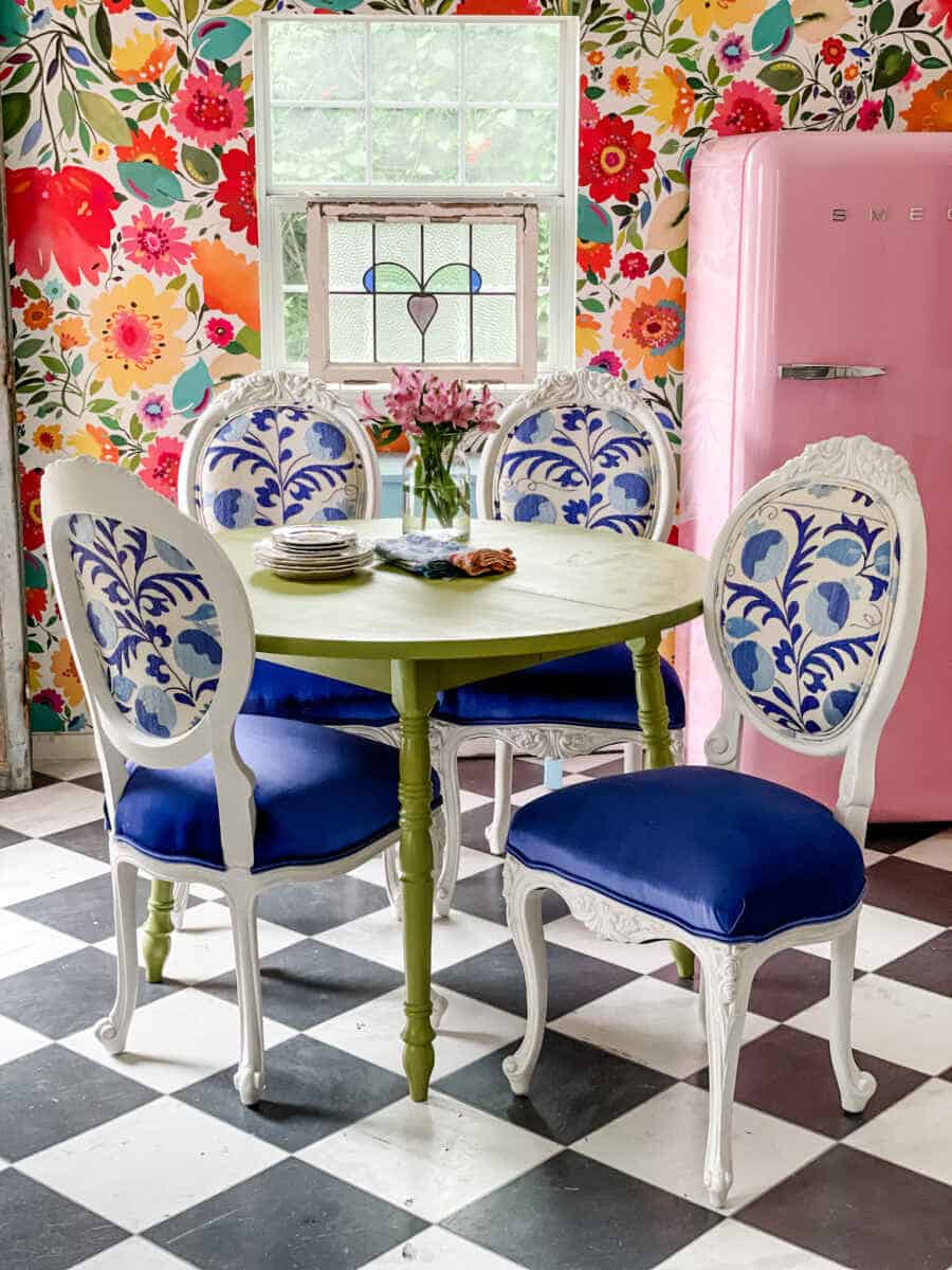 Étoile Blanche — Painted Floral Dining Collection