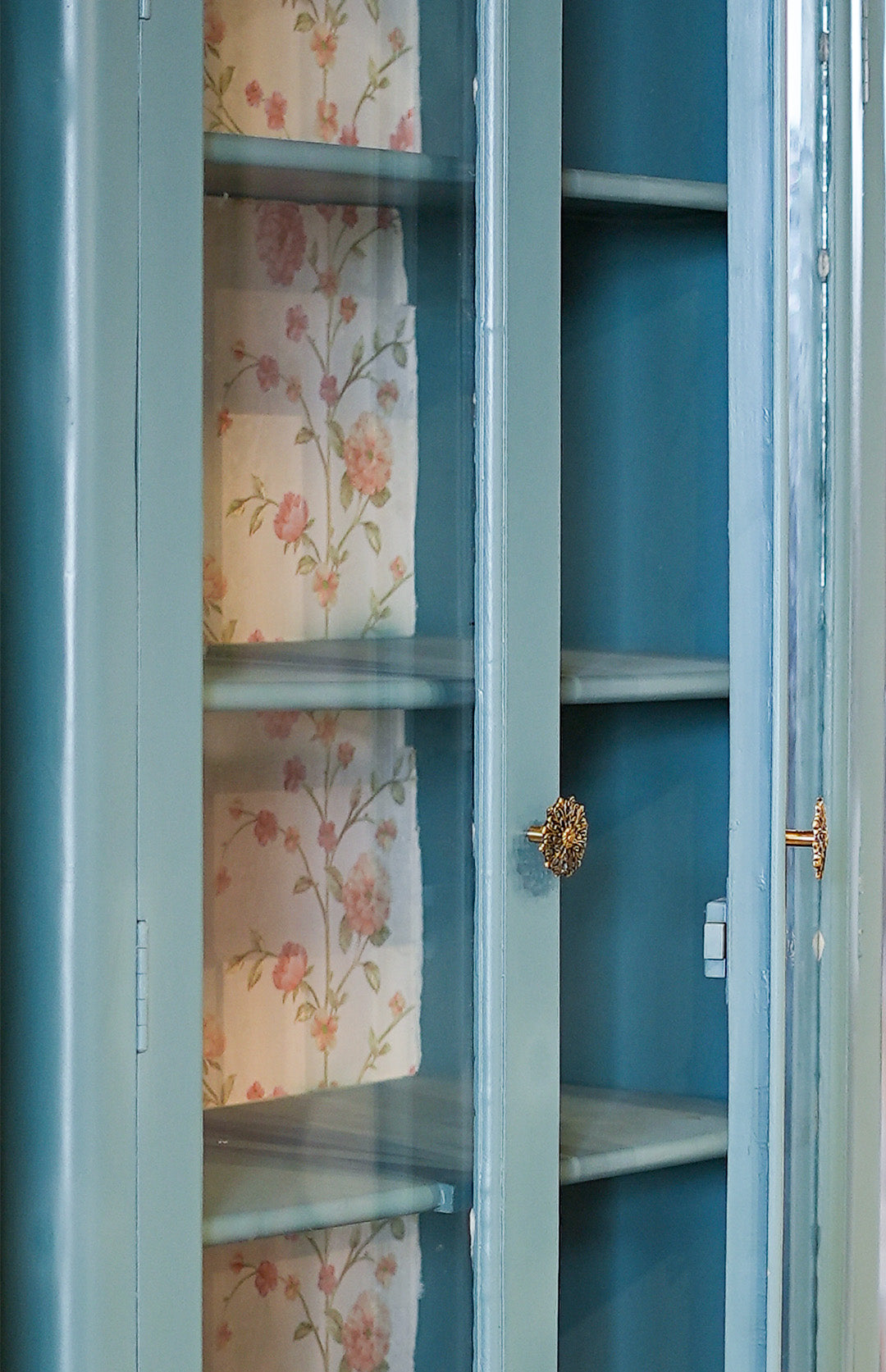 Palace Echo — French Carved Glass Door Display Cabinet