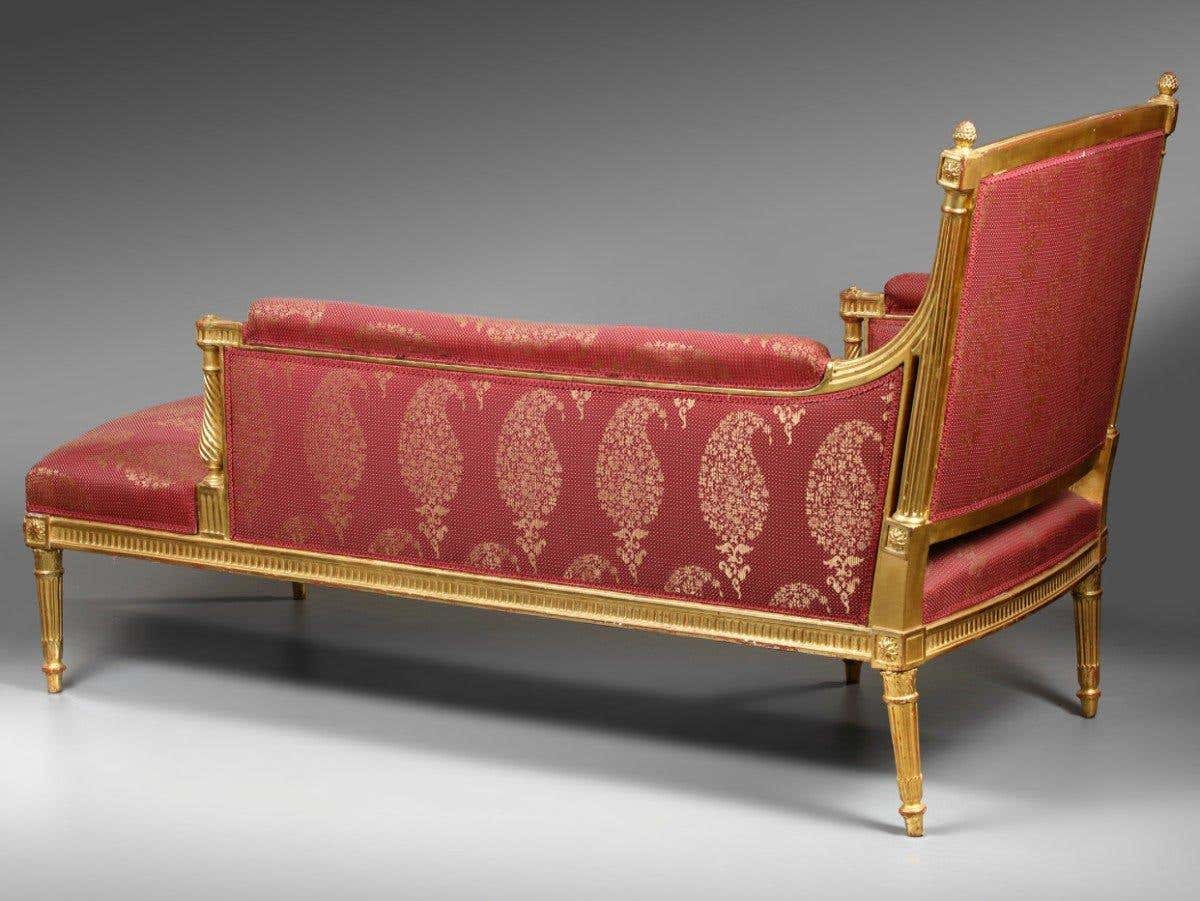 Duchesse Écarlate — Teak Louis XVI-Inspired Gilded Chaise Lounge