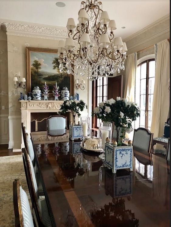 Lunet d’Artois — French Neoclassical Dining Collection